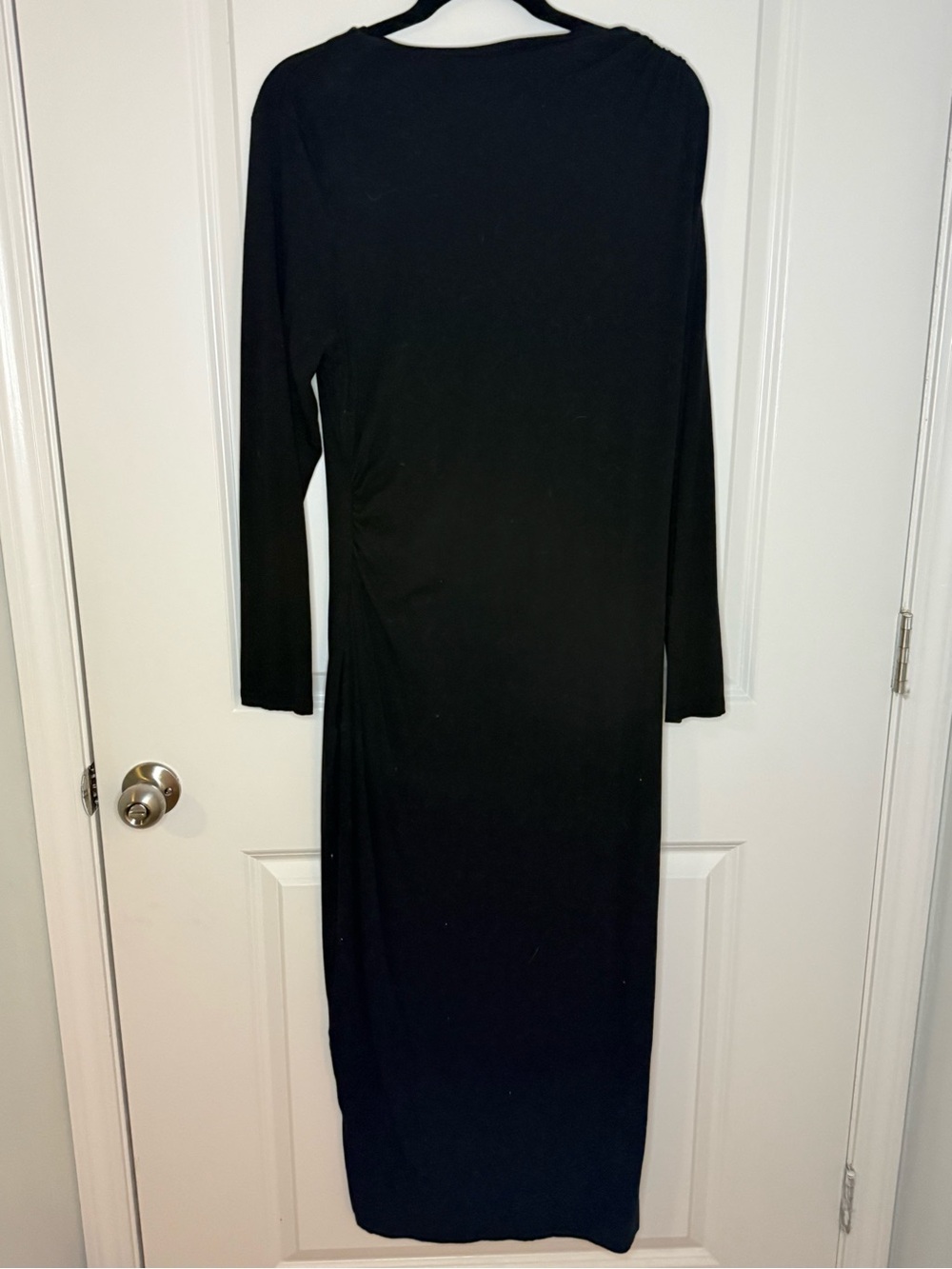 Elegant Black Long-Sleeve Maxi Dress